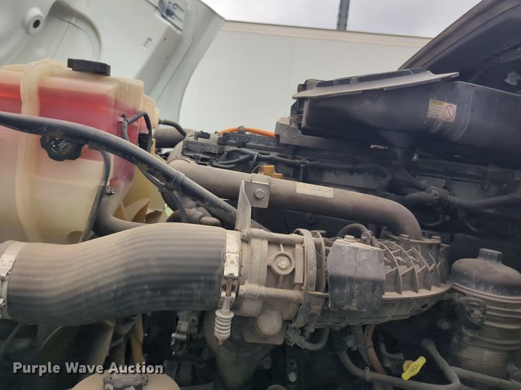 image for item NG9385 2015 Freightliner  Cascadia semi truck