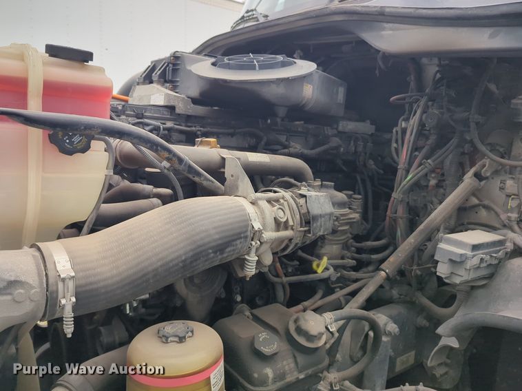 image for item NG9385 2015 Freightliner  Cascadia semi truck