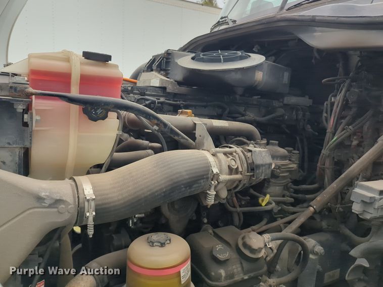 image for item NG9385 2015 Freightliner  Cascadia semi truck