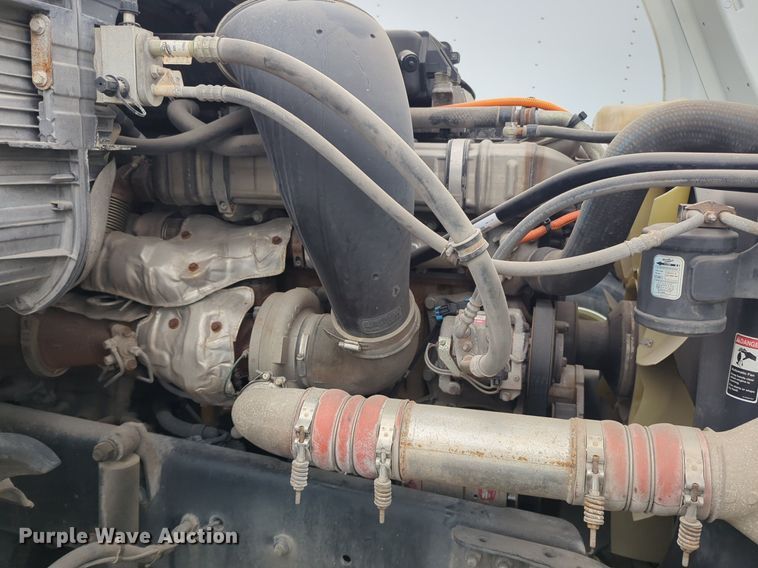 image for item NG9385 2015 Freightliner  Cascadia semi truck