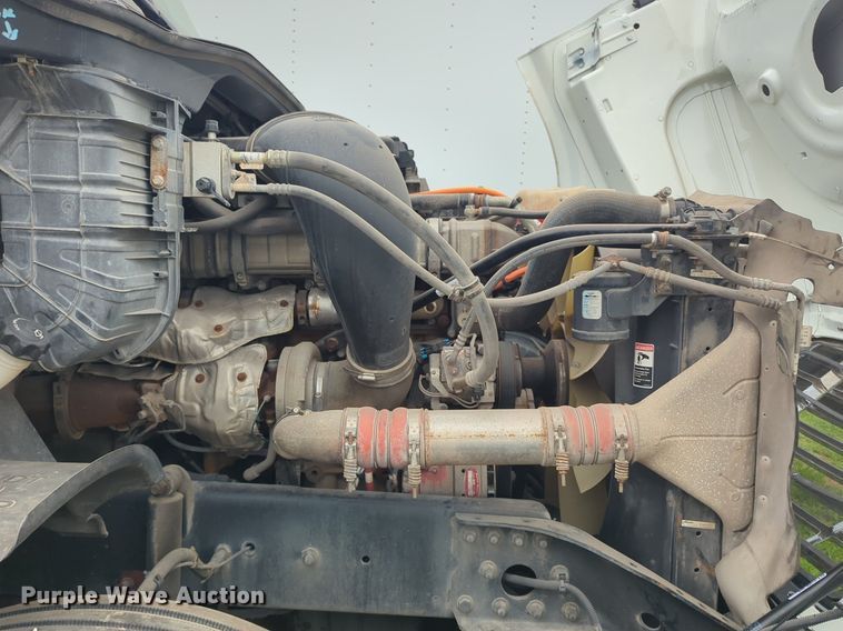 image for item NG9385 2015 Freightliner  Cascadia semi truck