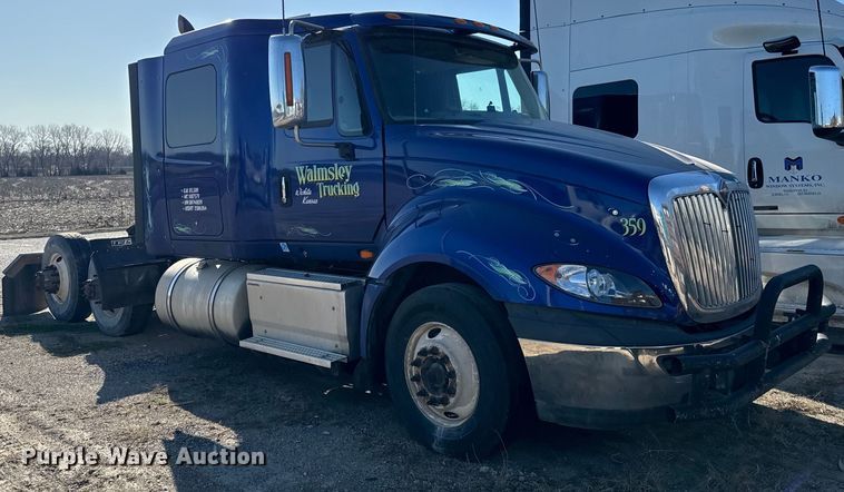 image for item NH9018 2016 International  ProStar Plus 122 semi truck