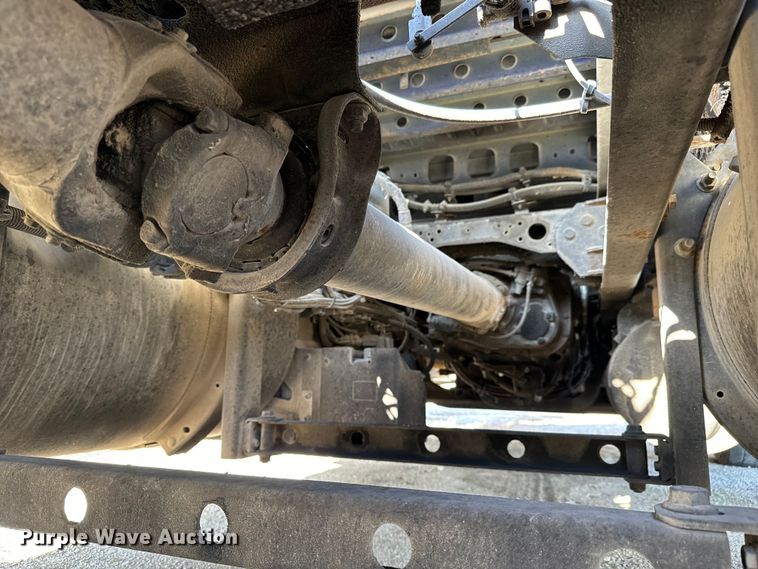 image for item NH9018 2016 International  ProStar Plus 122 semi truck