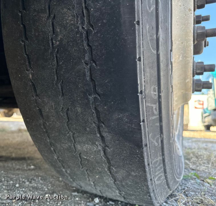 image for item NH9018 2016 International  ProStar Plus 122 semi truck