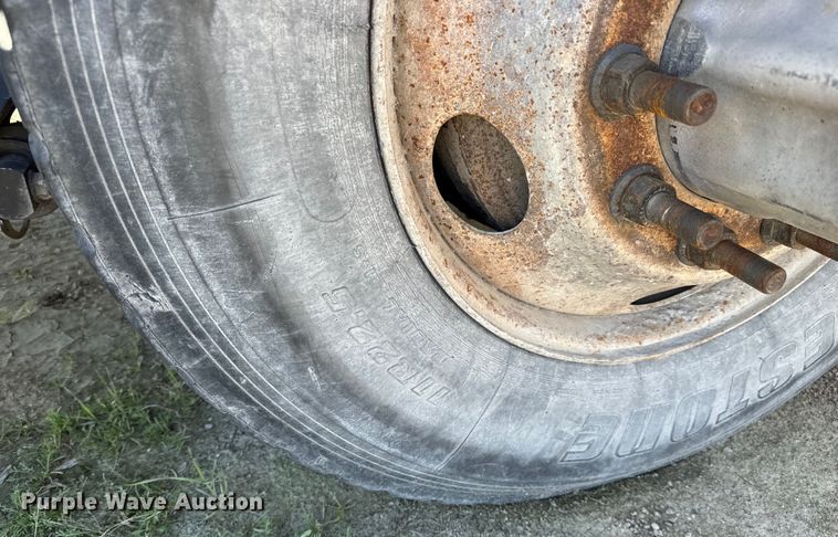 image for item NH9018 2016 International  ProStar Plus 122 semi truck