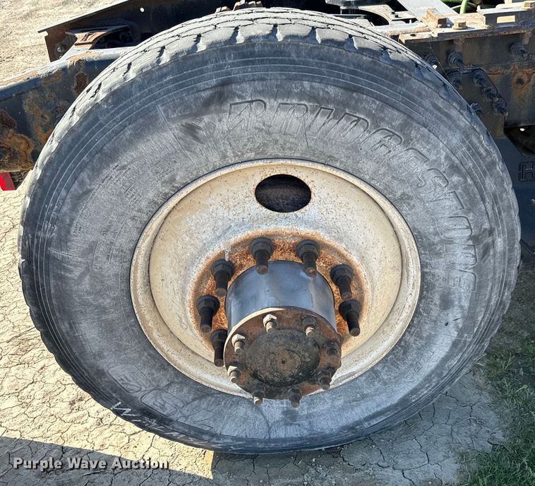 image for item NH9018 2016 International  ProStar Plus 122 semi truck