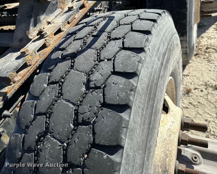 image for item NH9018 2016 International  ProStar Plus 122 semi truck