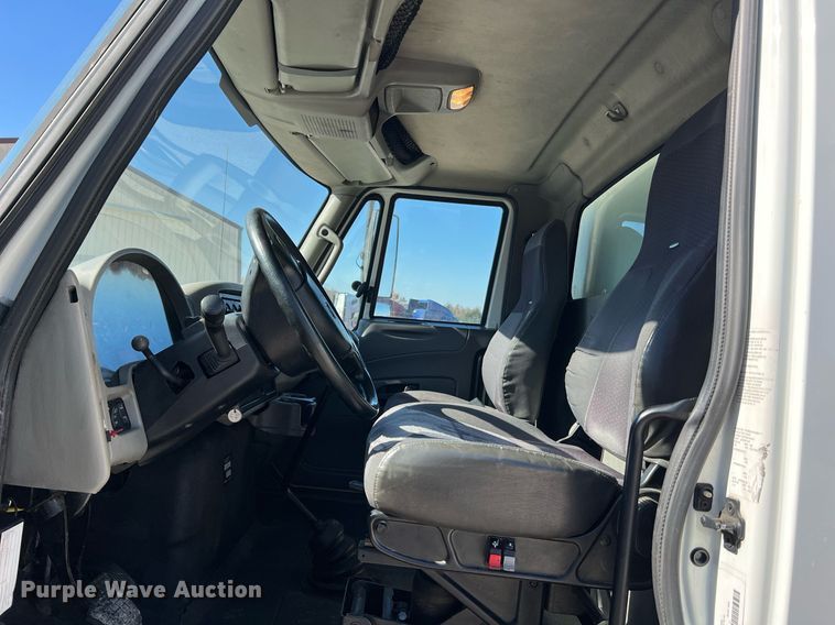 image for item NM9022 2015 International Durastar 4300 box truck