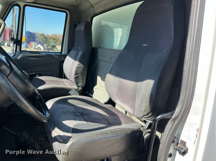 image for item NM9022 2015 International Durastar 4300 box truck