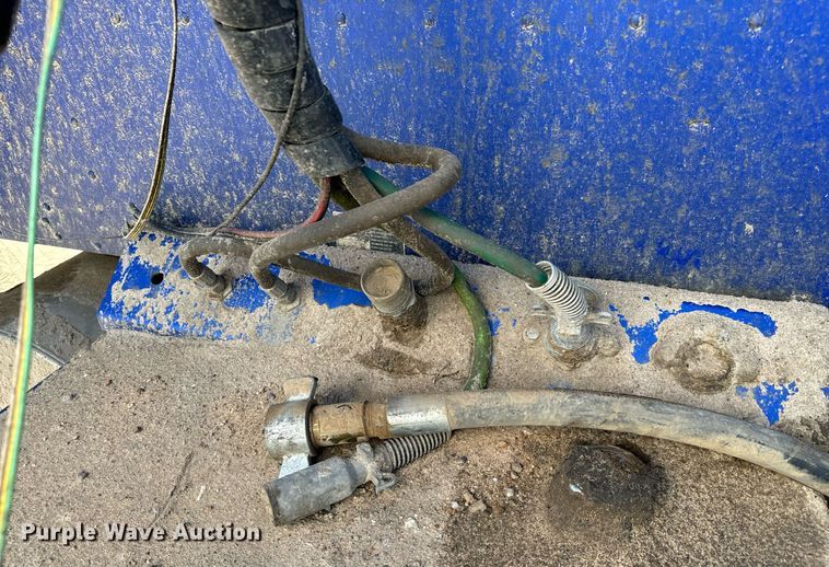 image for item NU9420 2003 Kenworth  W900 semi truck