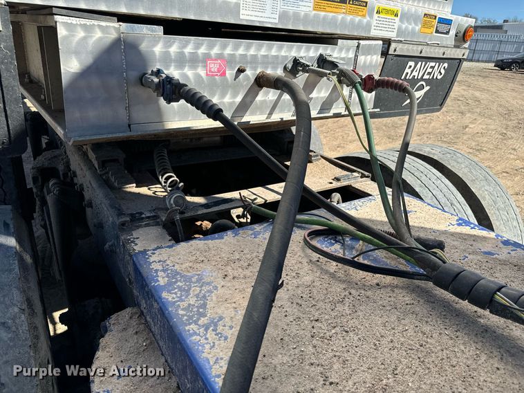 image for item NU9420 2003 Kenworth  W900 semi truck