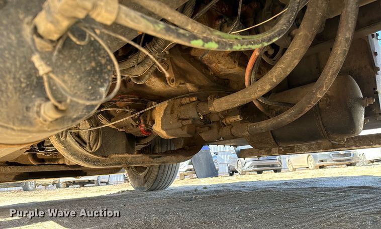 image for item NU9420 2003 Kenworth  W900 semi truck