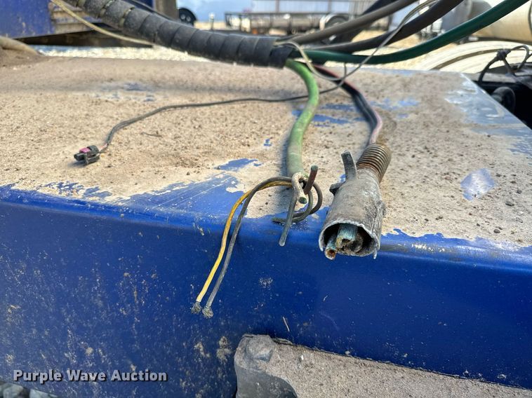 image for item NU9420 2003 Kenworth  W900 semi truck