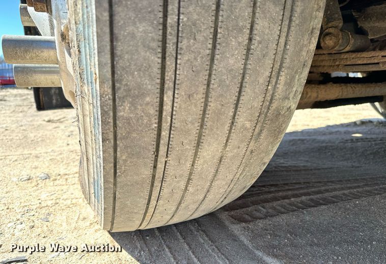 image for item NU9420 2003 Kenworth  W900 semi truck