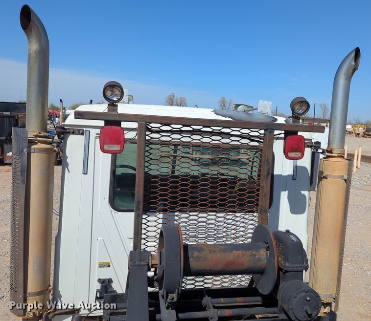 image for item NZ9432 2003 Mack CV713 winch truck