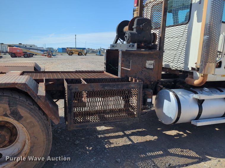 image for item NZ9432 2003 Mack CV713 winch truck