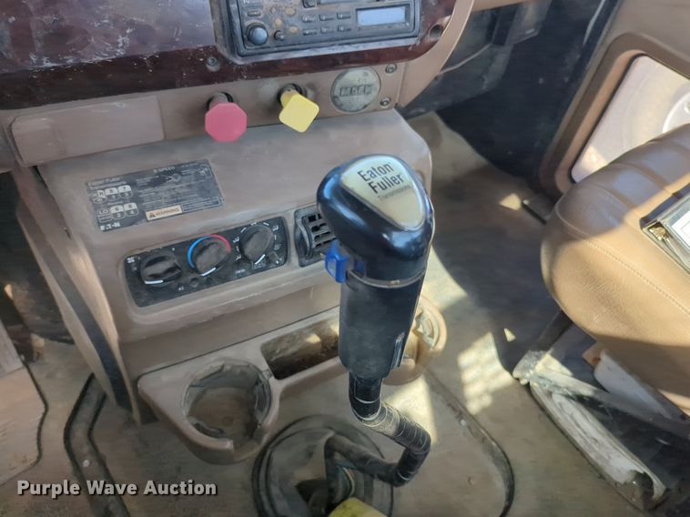 image for item NZ9432 2003 Mack CV713 winch truck