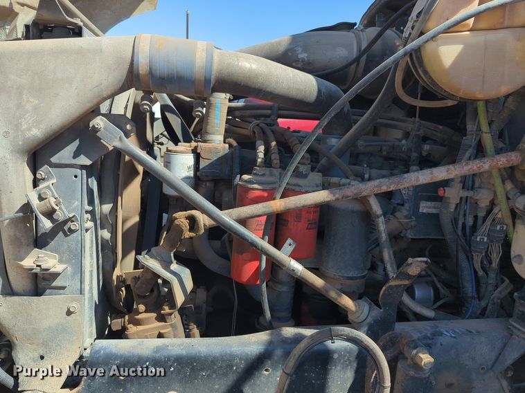 image for item NZ9432 2003 Mack CV713 winch truck