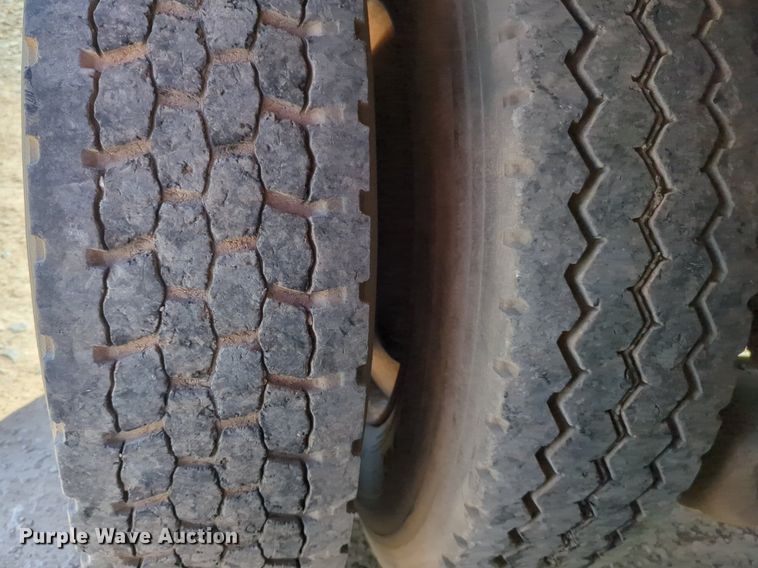 image for item NZ9432 2003 Mack CV713 winch truck