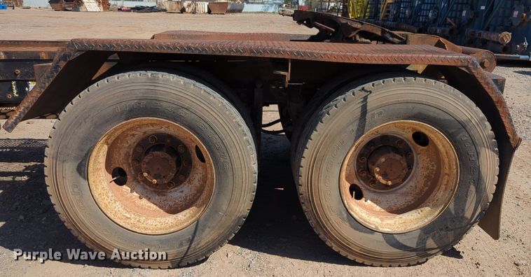 image for item NZ9432 2003 Mack CV713 winch truck