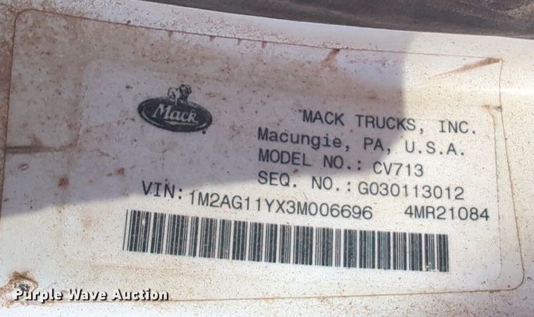 image for item NZ9432 2003 Mack CV713 winch truck