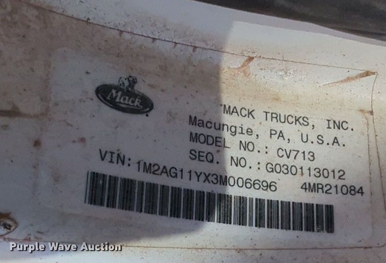 image for item NZ9432 2003 Mack CV713 winch truck