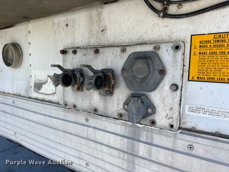 image for item OE9038 1999 Utility refrigerated van trailer