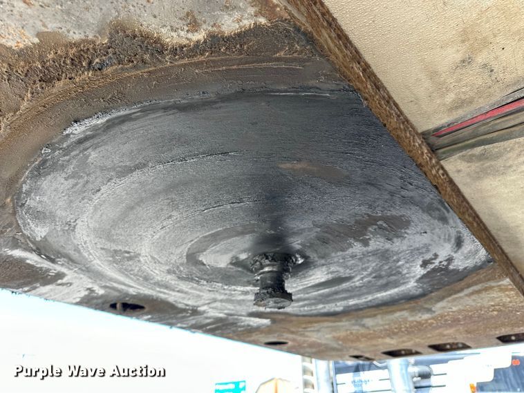 image for item OE9038 1999 Utility refrigerated van trailer