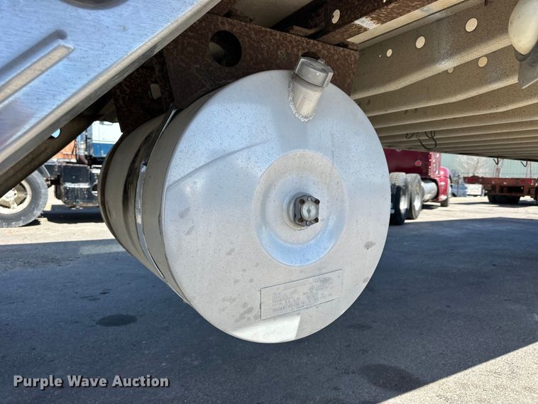 image for item OE9038 1999 Utility refrigerated van trailer