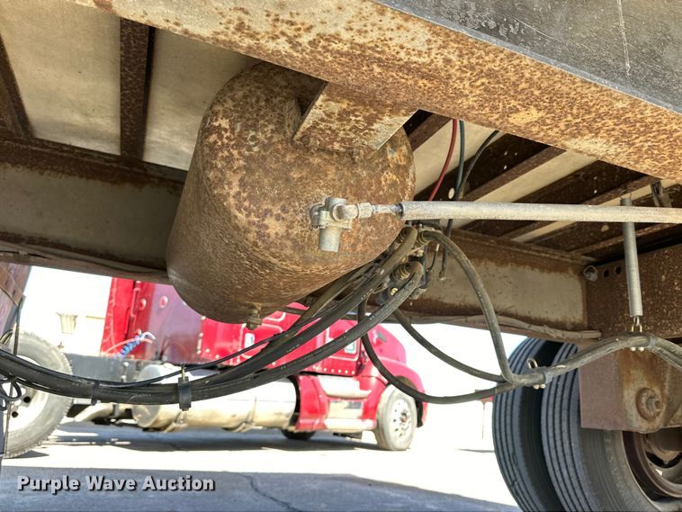 image for item OE9038 1999 Utility refrigerated van trailer