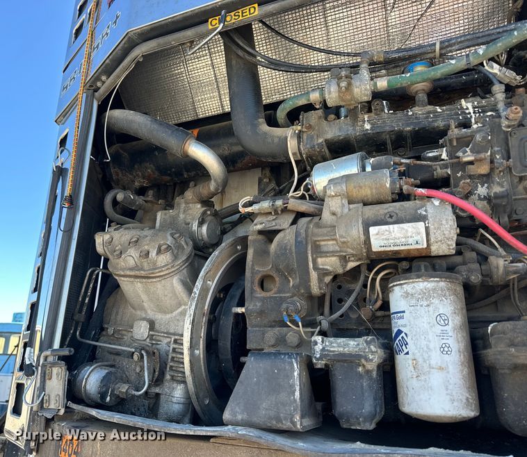 image for item OE9038 1999 Utility refrigerated van trailer