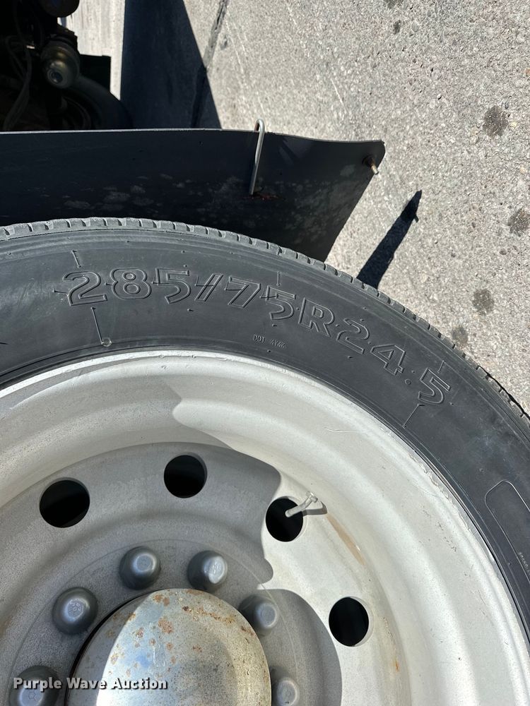 image for item OE9038 1999 Utility refrigerated van trailer