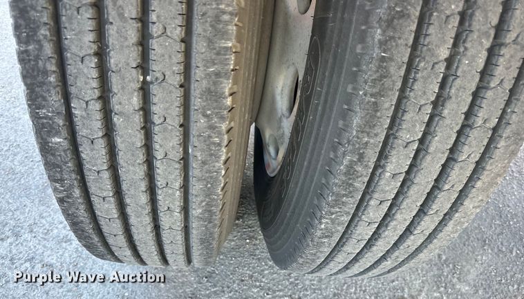 image for item OE9038 1999 Utility refrigerated van trailer