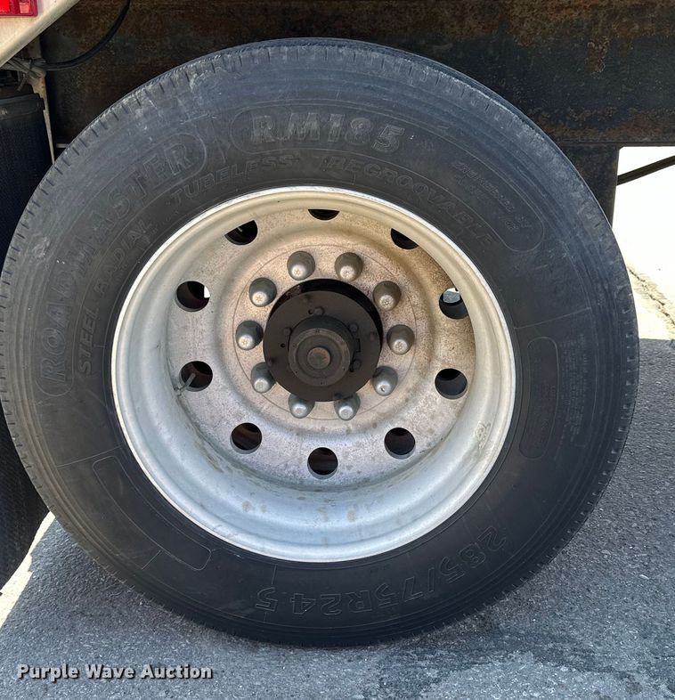 image for item OE9038 1999 Utility refrigerated van trailer