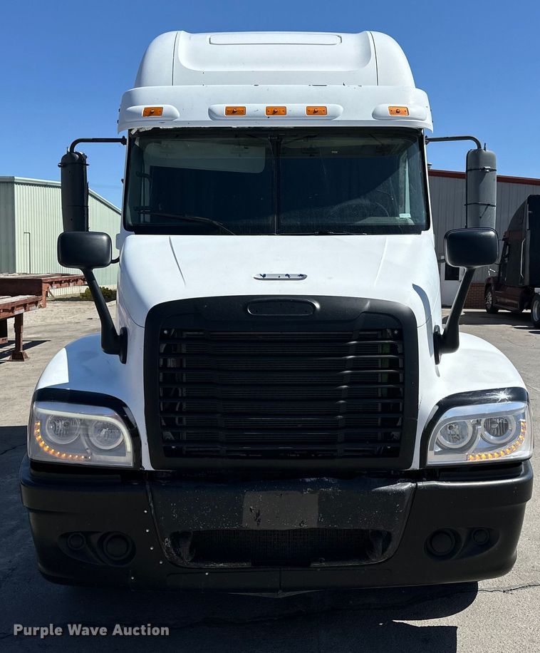 image for item OE9039 2006 Freightliner  Century Class semi truck