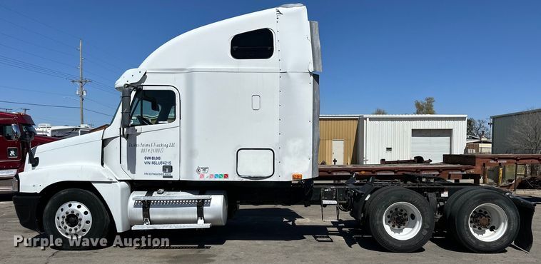 image for item OE9039 2006 Freightliner  Century Class semi truck