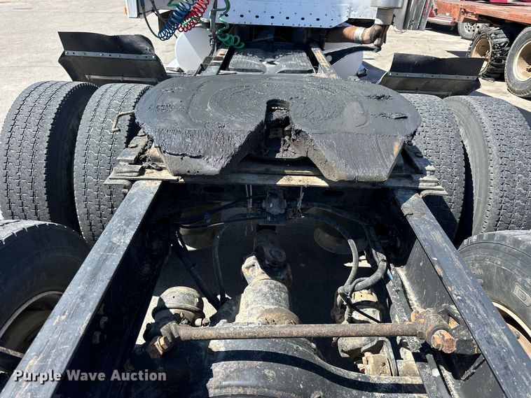 image for item OE9039 2006 Freightliner  Century Class semi truck