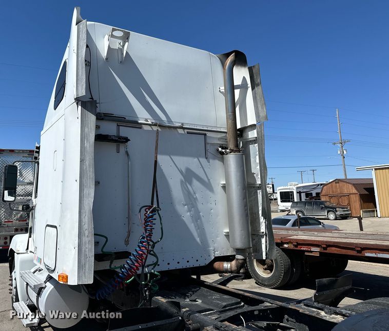 image for item OE9039 2006 Freightliner  Century Class semi truck