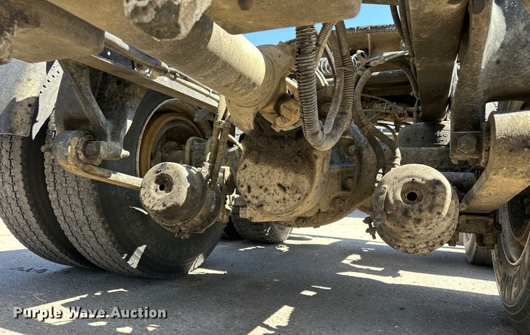 image for item OE9039 2006 Freightliner  Century Class semi truck