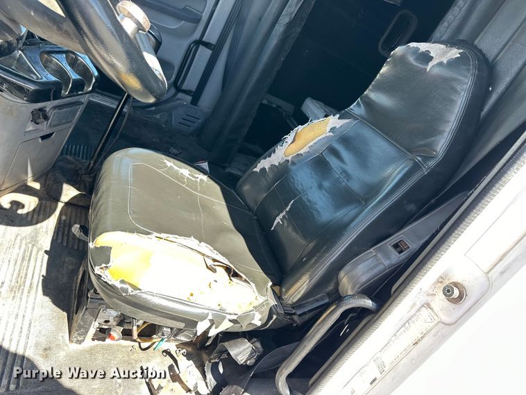 image for item OE9039 2006 Freightliner  Century Class semi truck