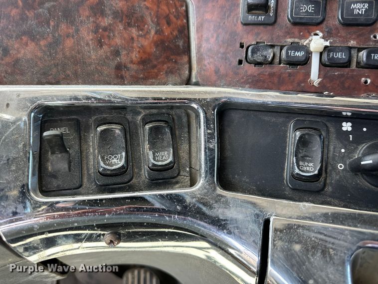 image for item OE9039 2006 Freightliner  Century Class semi truck