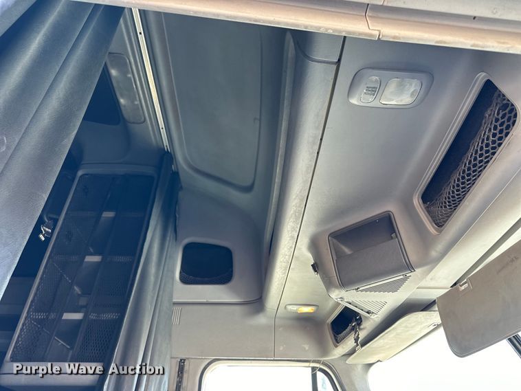 image for item OE9039 2006 Freightliner  Century Class semi truck