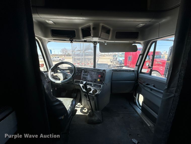 image for item OE9039 2006 Freightliner  Century Class semi truck