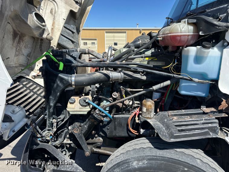 image for item OE9039 2006 Freightliner  Century Class semi truck