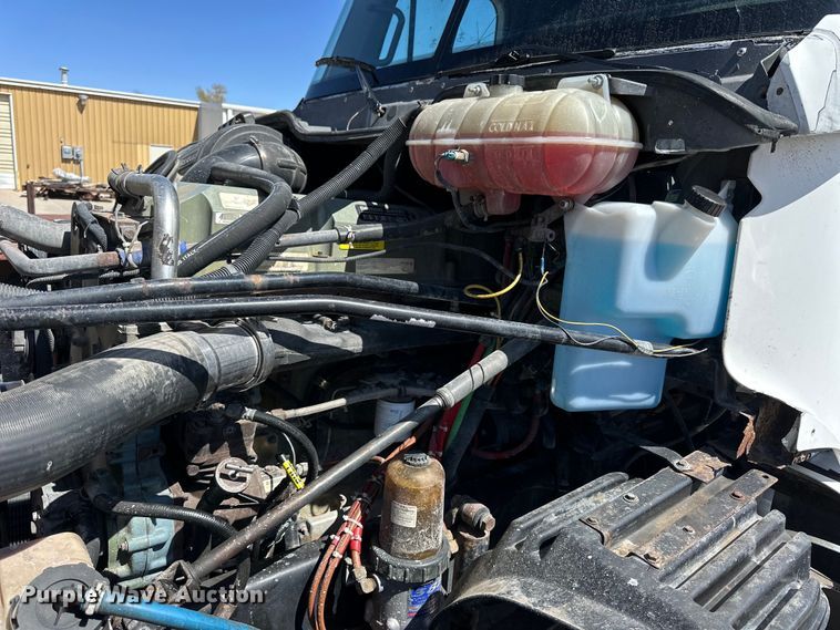 image for item OE9039 2006 Freightliner  Century Class semi truck