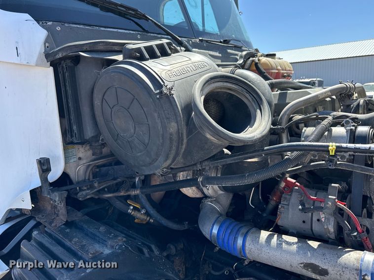 image for item OE9039 2006 Freightliner  Century Class semi truck