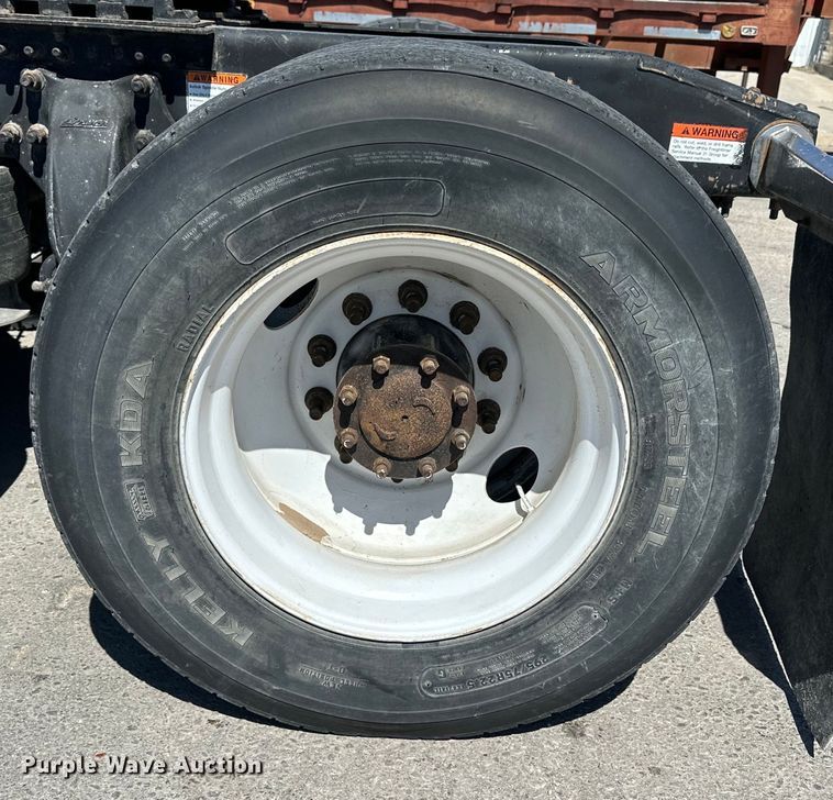 image for item OE9039 2006 Freightliner  Century Class semi truck