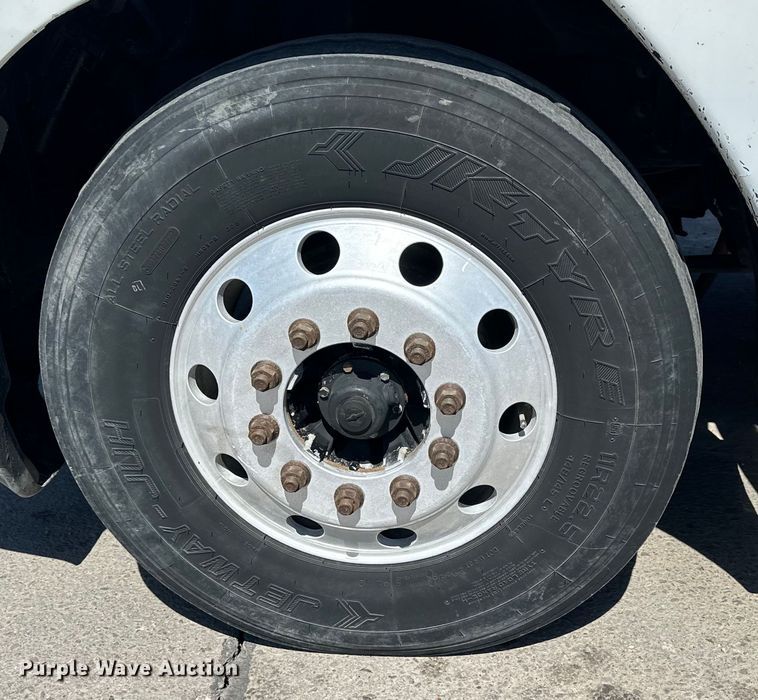 image for item OE9039 2006 Freightliner  Century Class semi truck