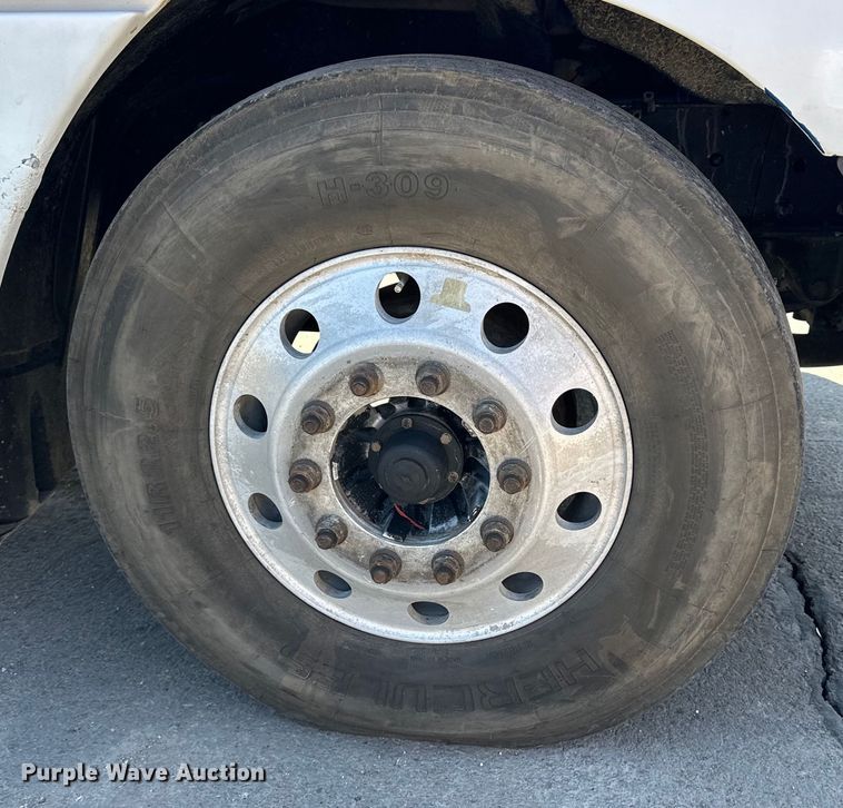 image for item OE9039 2006 Freightliner  Century Class semi truck