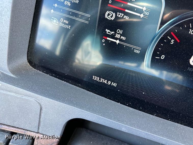 image for item OF9355 2023 Kenworth T680 semi truck